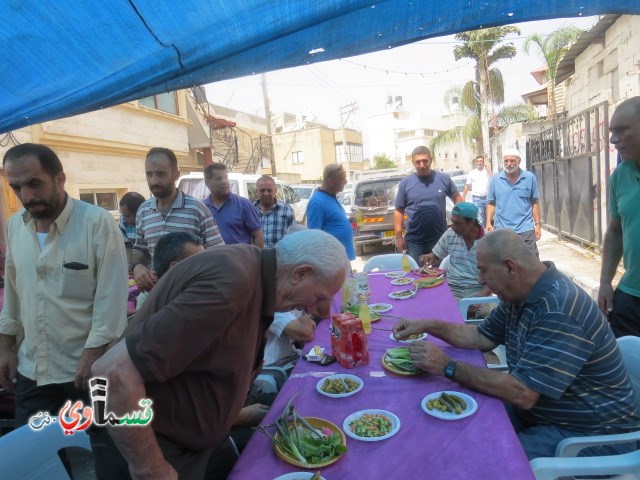  كفرقاسم : الحاج علي سليم بدير وابنائه  يُعدون وليمة غداء عن روح المرحومة مريم رشيد بدير ومشاركة كبيرة من الاهالي  